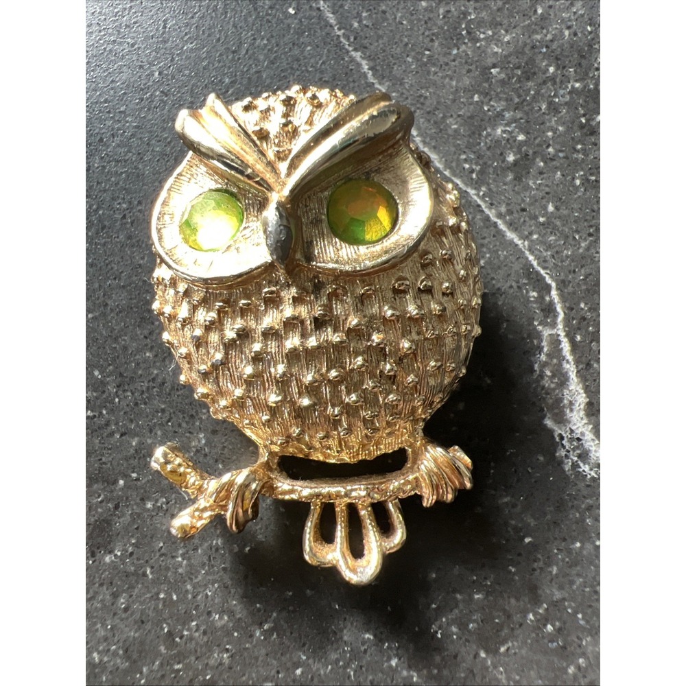 VTG 70s Owl Pin Brooch SARAH COVENTRY Gold Neon Green Rhinestones Bird Signed - Picture 5 of 5